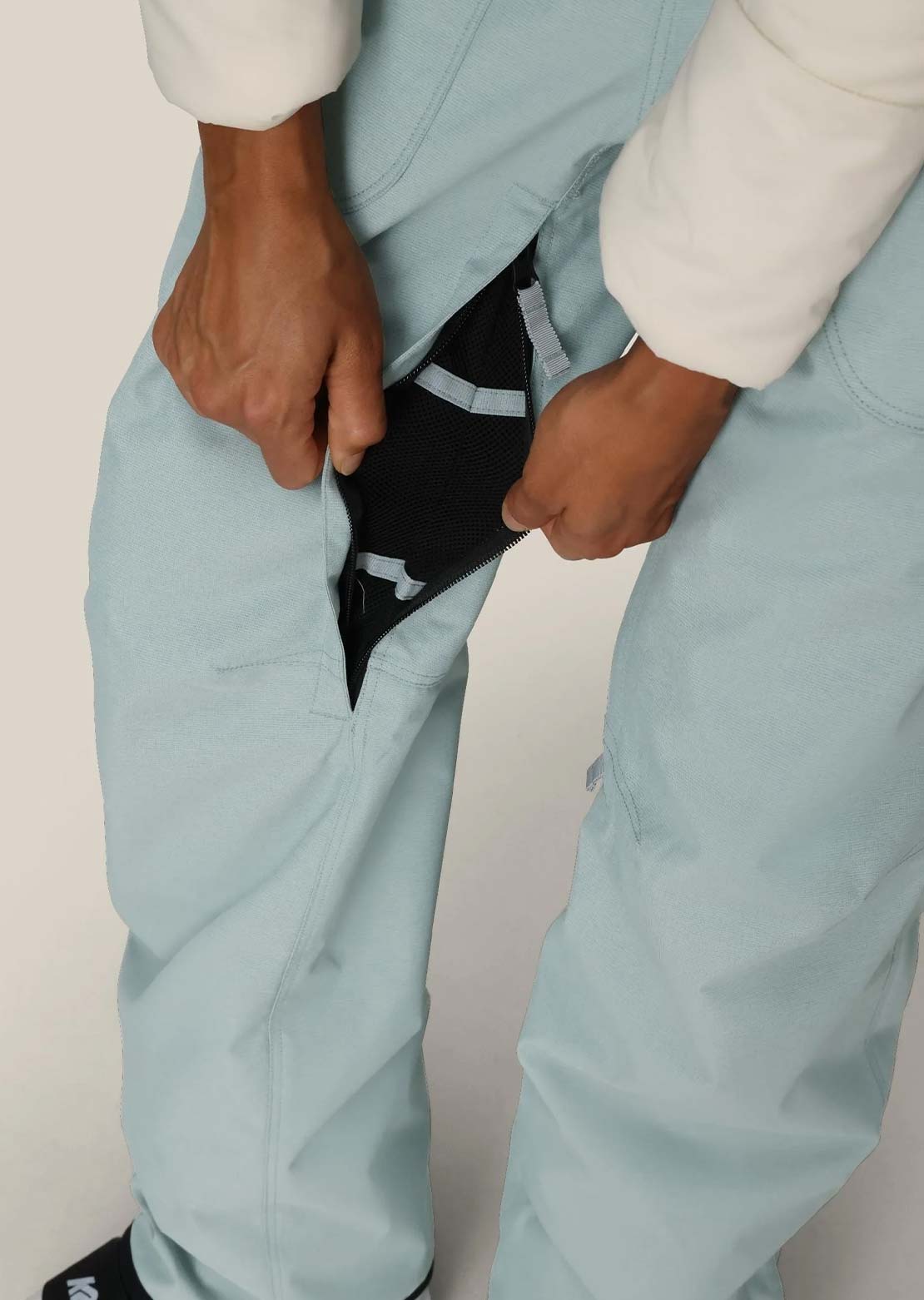 686 Women's Black Magic Insulated Bib Pants Dusty Marine Dobby