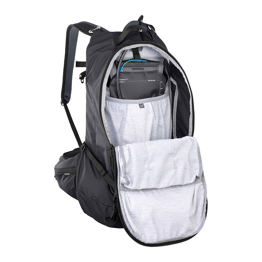 EVOC, Trail Pro Blackline 26, Protector backpack, 26L, Black, SM