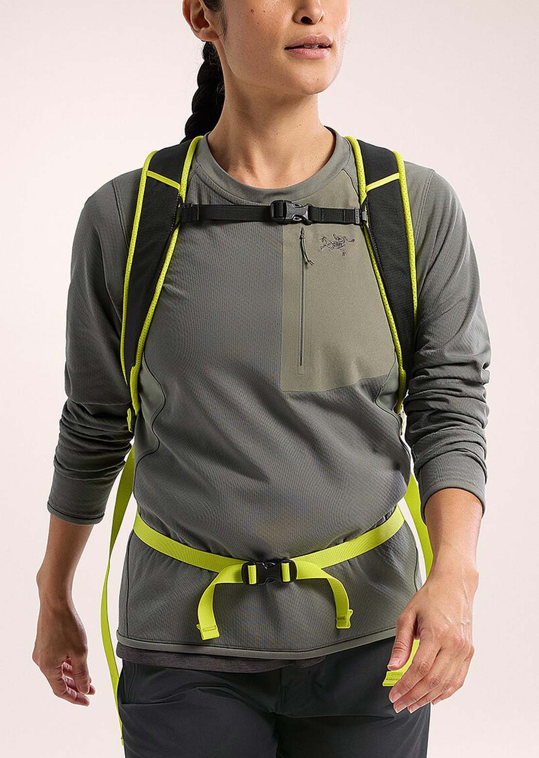 Arc&#39;teryx Mantis 16 Backpack Black/Euphoria