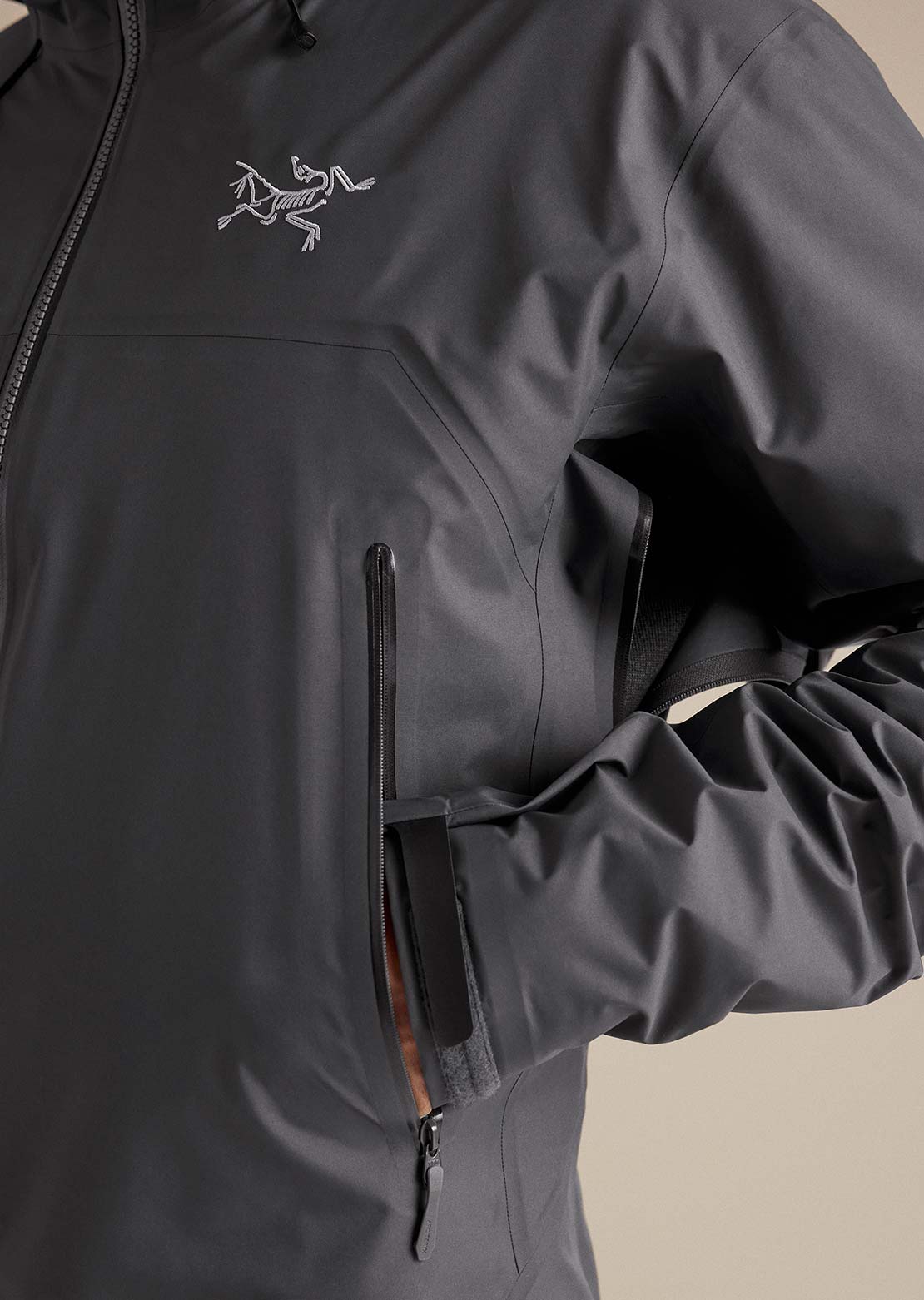 Arc'teryx Men's Beta SL Jacket Cloud
