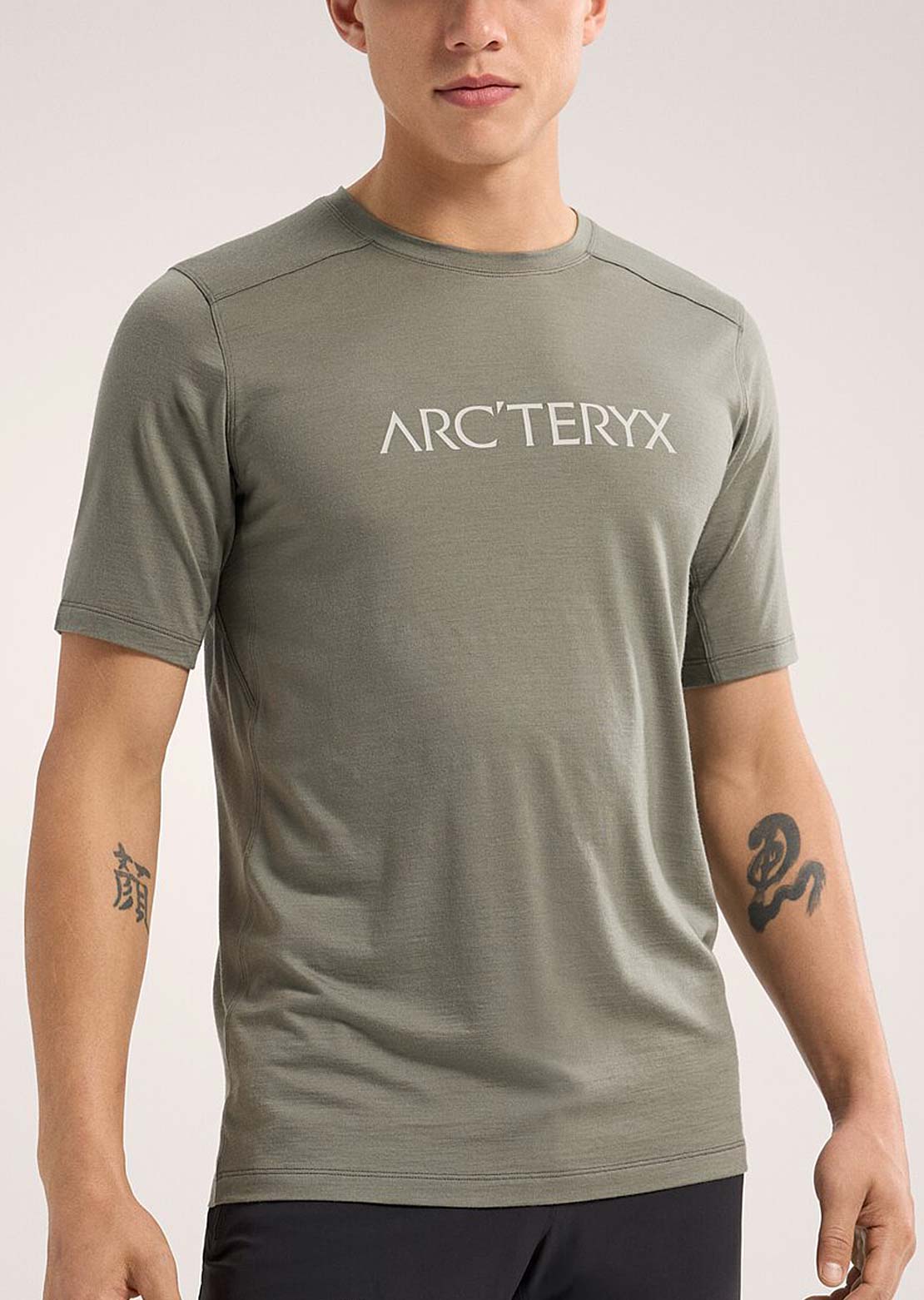 Arc&#39;teryx Men&#39;s Ionia Merino Wool Arc&#39;Word Logo SS T-Shirt Forage