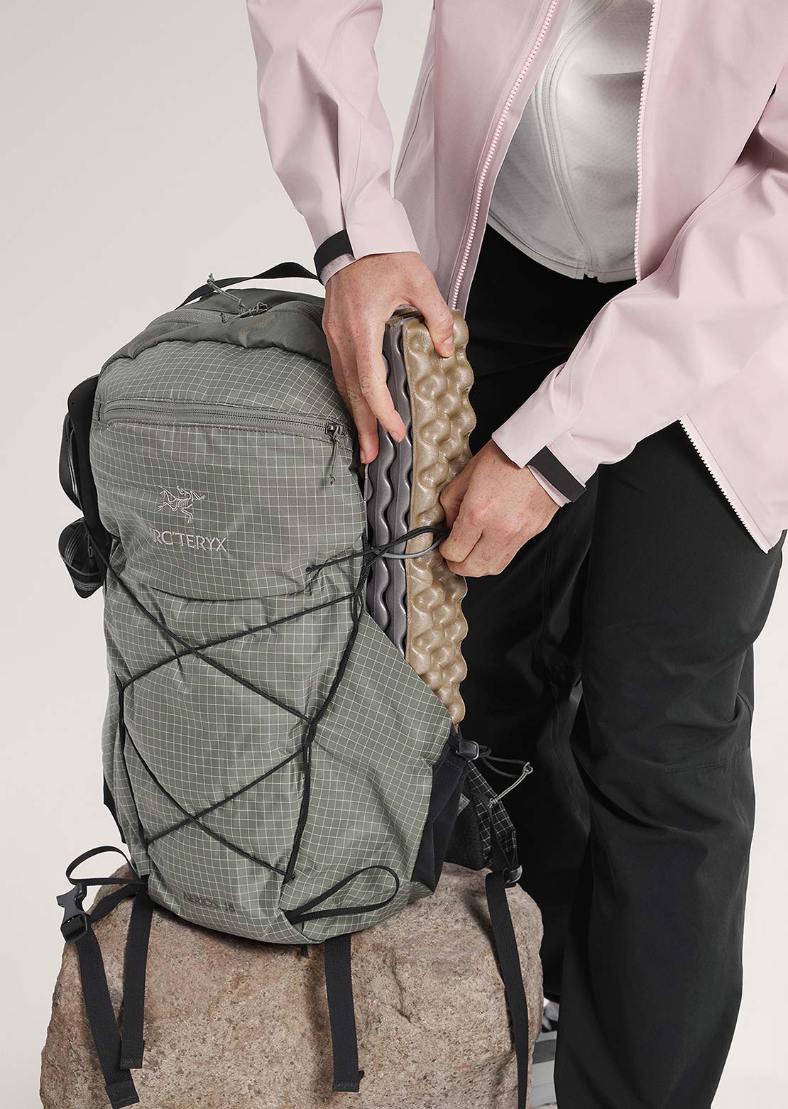Arc'teryx Unisex Aerios 18 Backpack Forage