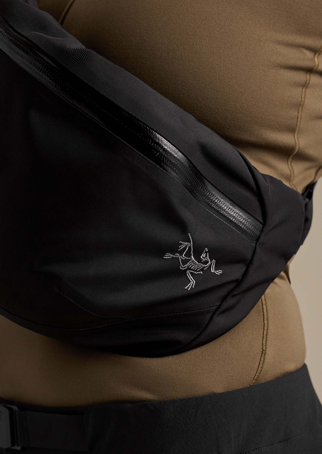 Arc'teryx Unisex Axios 4 Crossbody Bag