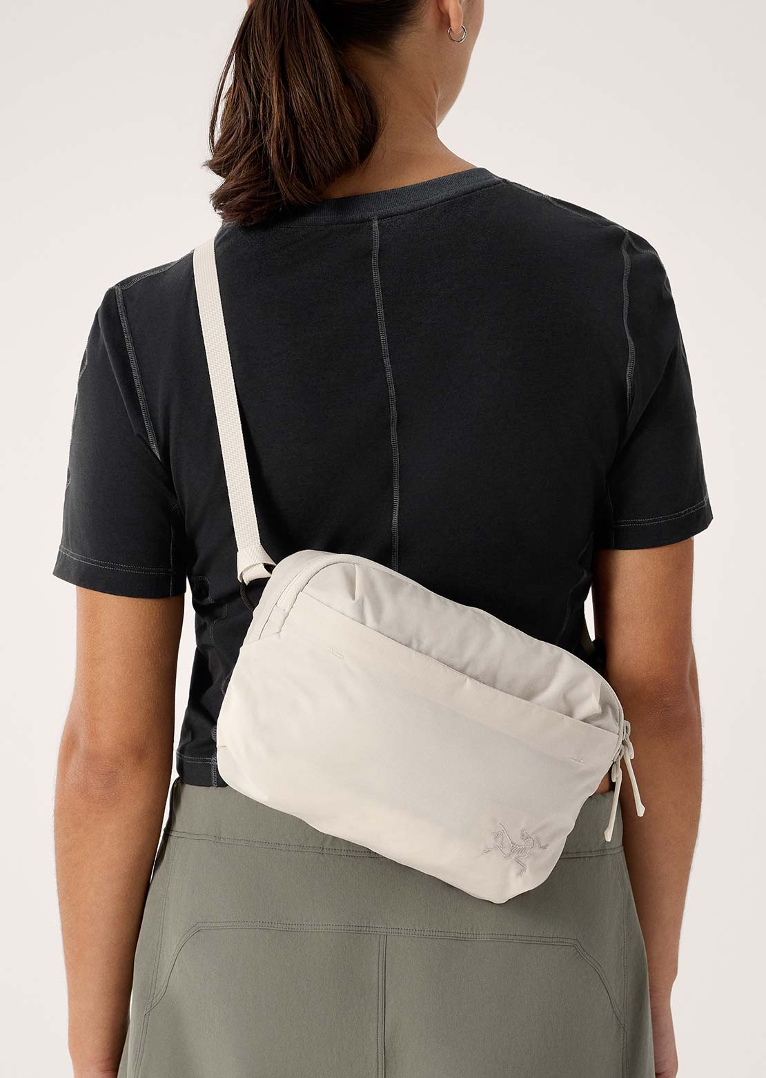 Arc'teryx Unisex Heliad Crossbody Bag Sea Salt