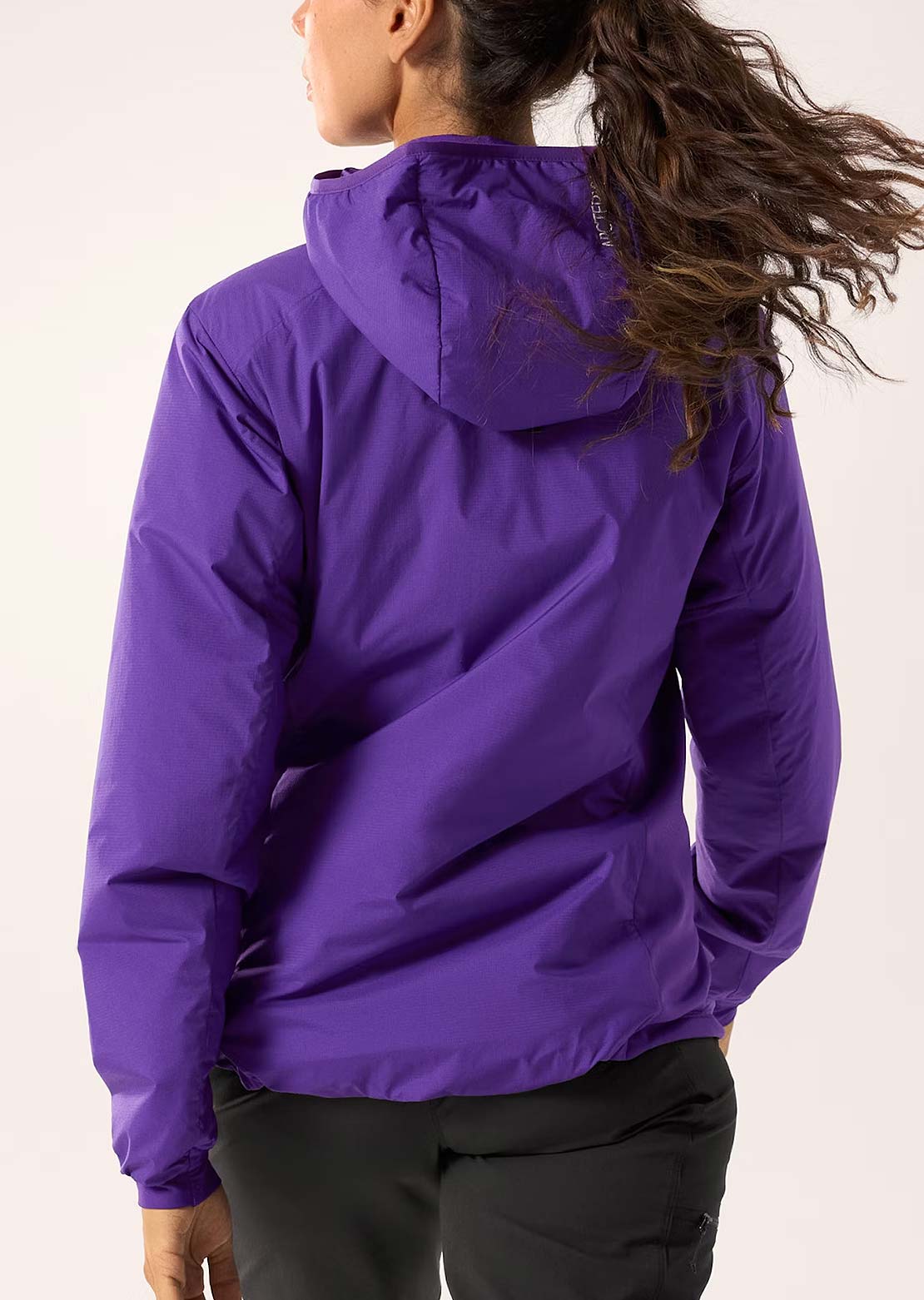 Arc'teryx Women's Atom Hood Jacket Azalea