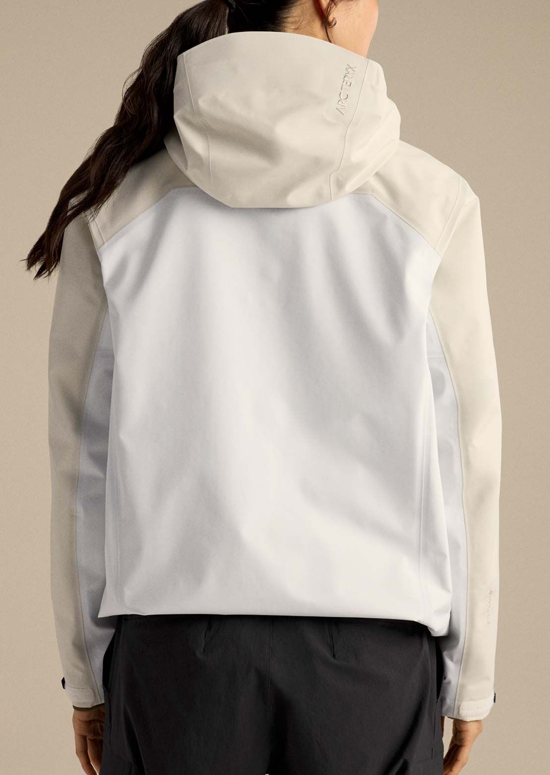 Arc'teryx Women's Beta Jacket Sea Salt/Arctic Silk