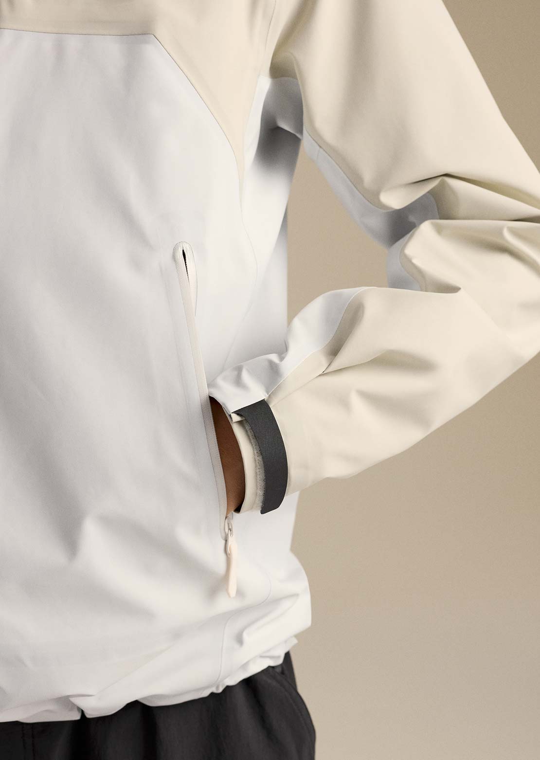 Arc'teryx Women's Beta Jacket Sea Salt/Arctic Silk