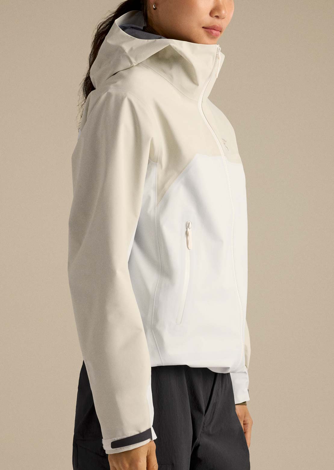 Arc'teryx Women's Beta Jacket Sea Salt/Arctic Silk