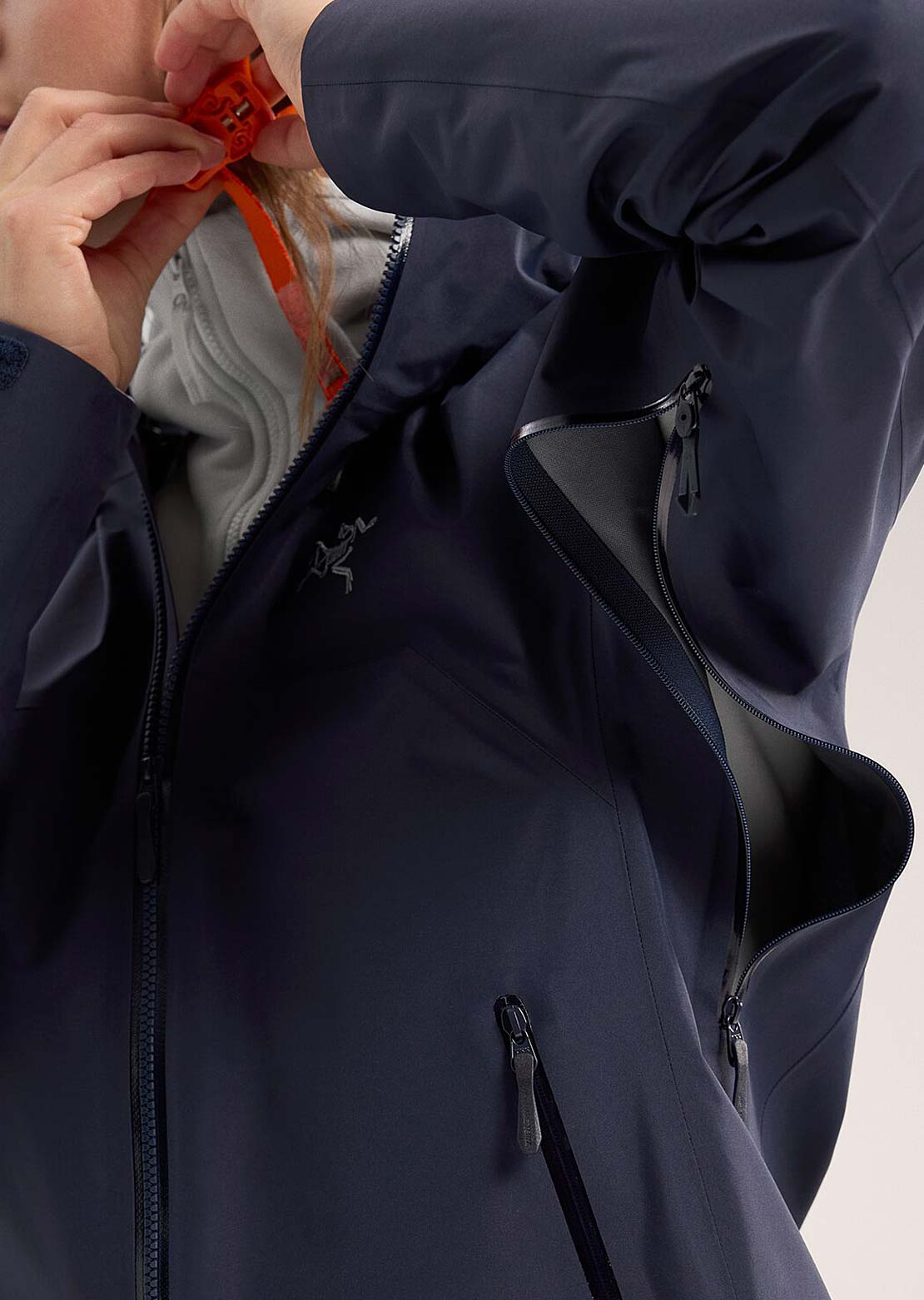 Arc&#39;teryx Women&#39;s Beta LT Jacket Black Sapphire