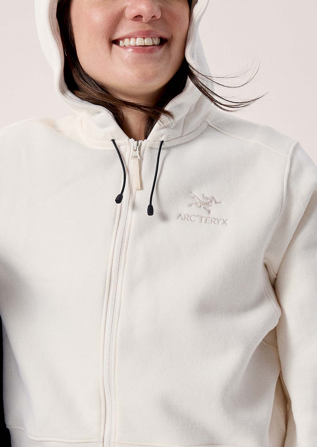 Arc'teryx Women's Emblem Fleece Full Zip Crop Hood Artic Silk