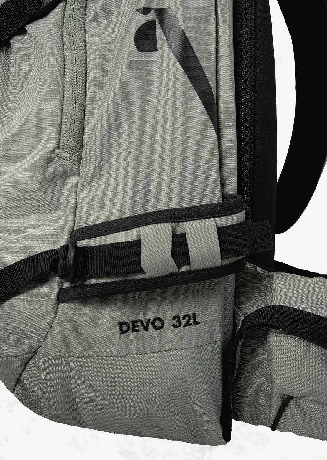 Armada Unisex Devo 32L Backpack