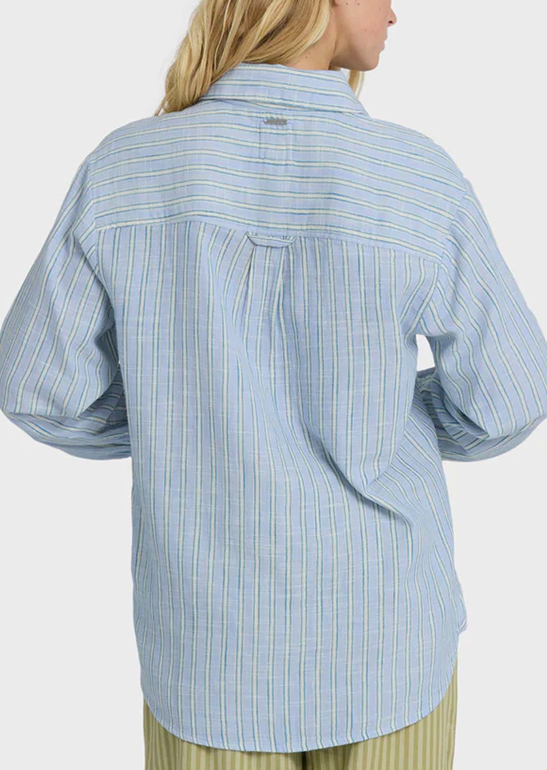 Billabong Women's Wanderer Printed Woven Button Up Shirt Twilight Blue