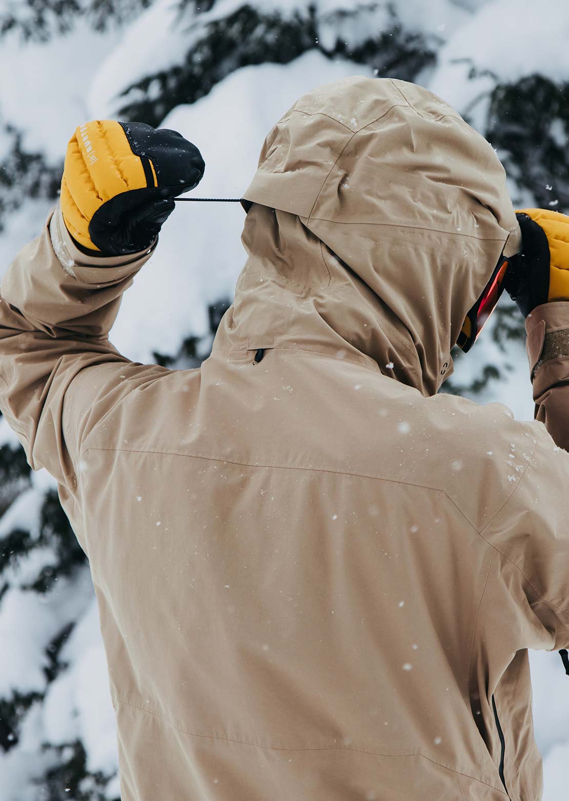 Burton AK Men's GORE-TEX Swash Jacket Summit Taupe