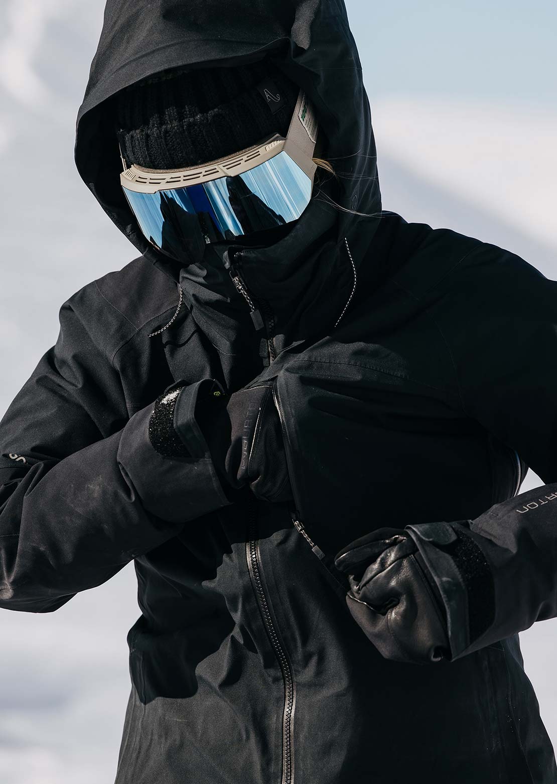 Burton AK Women's GORE-TEX 2L Embark Jacket True Black