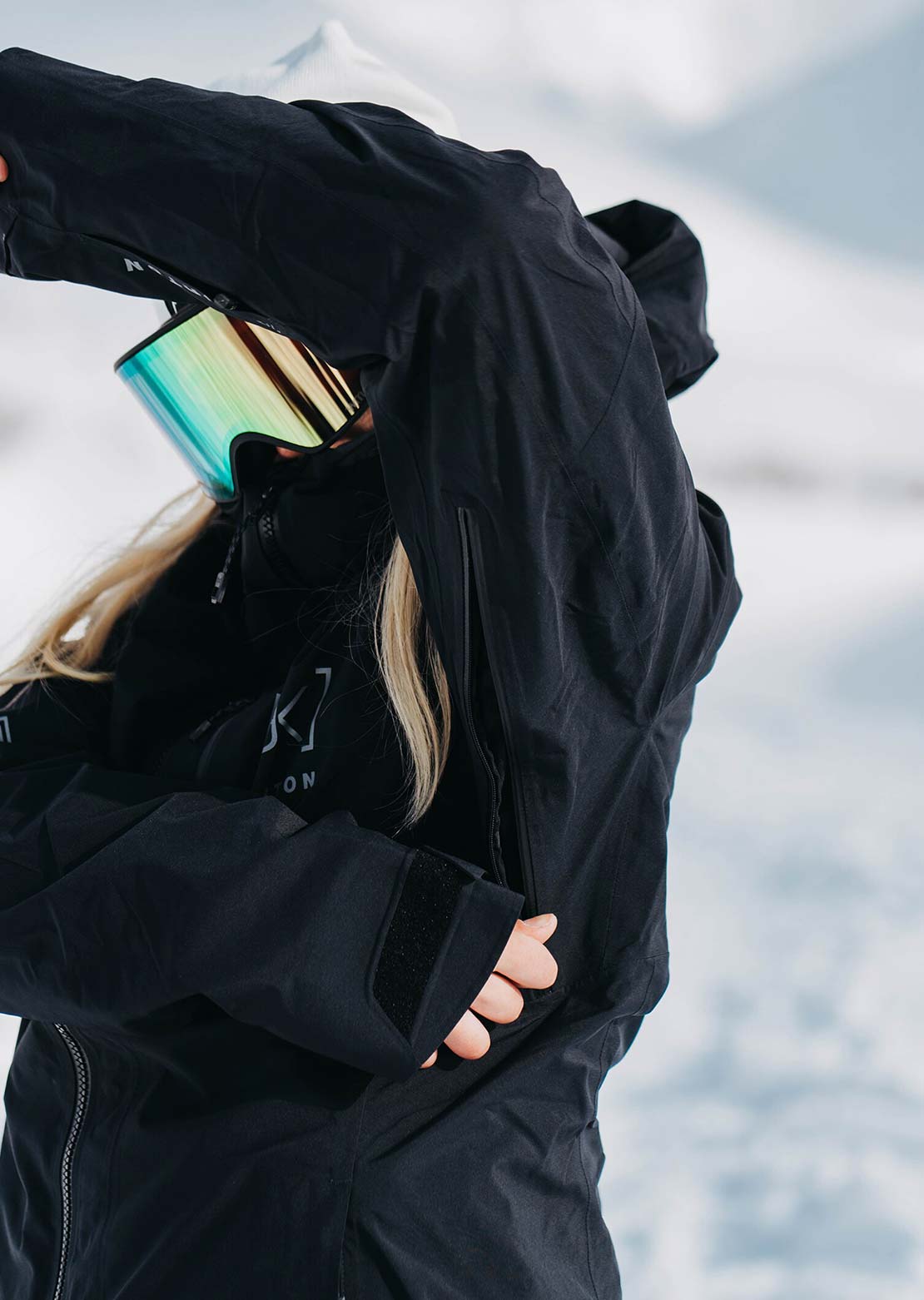 Burton AK Women's GORE-TEX 2L Upshift Jacket True Black