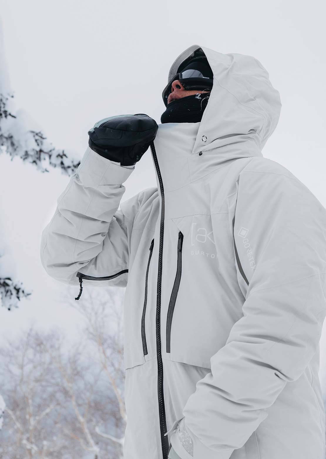 Burton Men&#39;s AK GORE-TEX LZ Down Jacket Gray Cloud