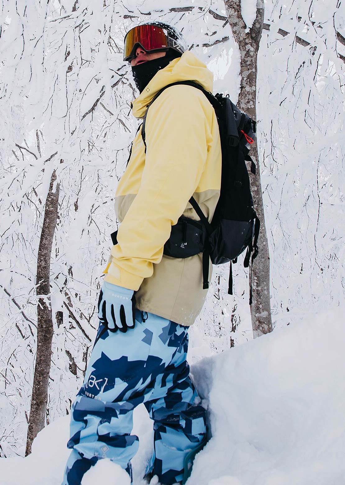 Burton Men&#39;s AK GORE‑TEX Velocity 2L Anorak Jacket Buttermilk/Mushroom