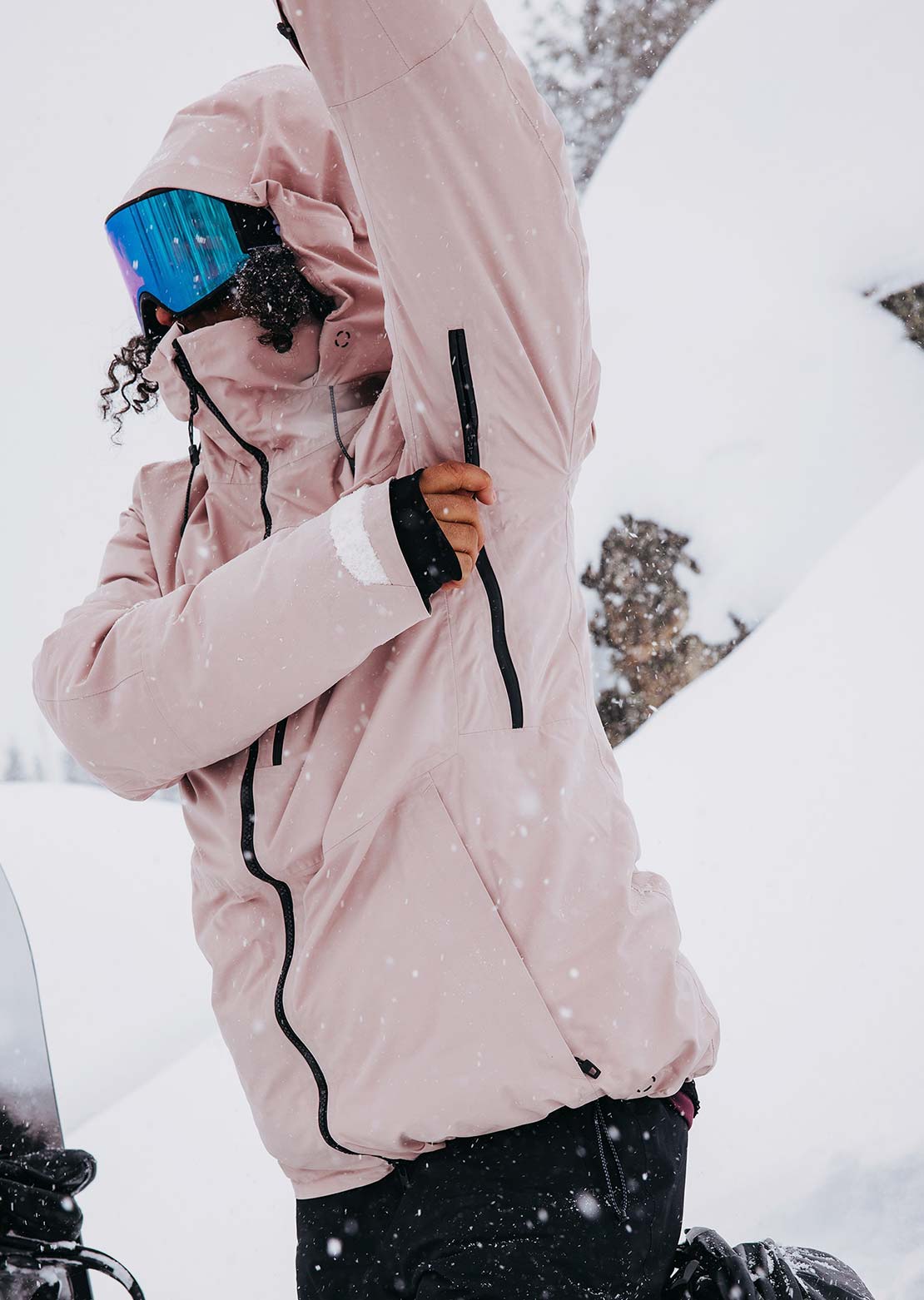 Burton Women&#39;s AK GORE-TEX Flare Down Jacket Shadow Pink