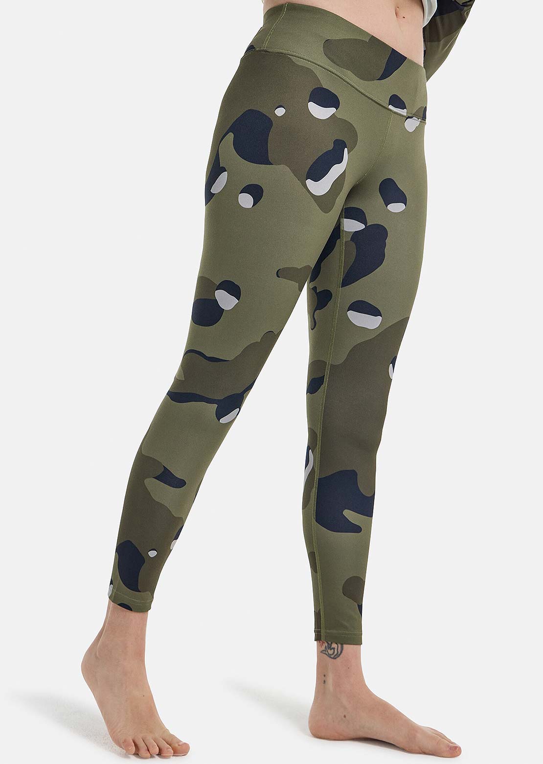 Burton Women&#39;s Midweight Base Layer Pants Forest Moss Cookie Camo