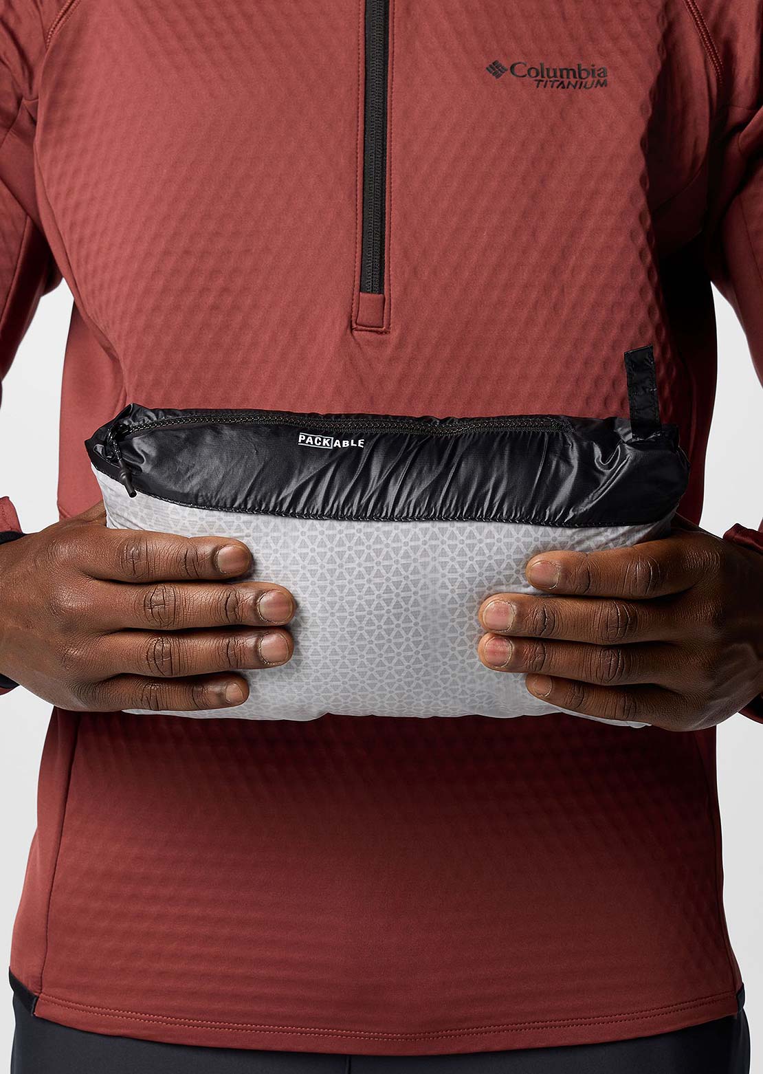 Columbia Men's Arctic Crest Down Hooded Jacket Black