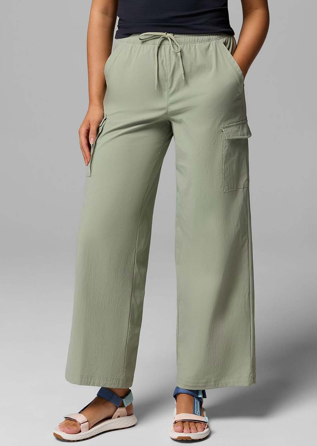 Columbia Women's Chill Creek Cargo Pants Safari