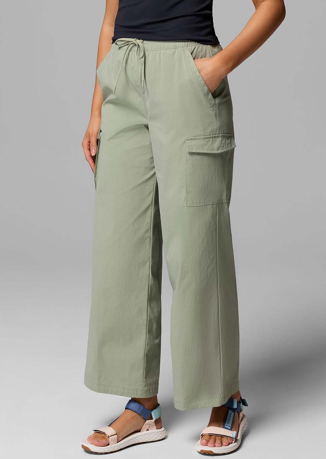 Columbia Women's Chill Creek Cargo Pants Safari