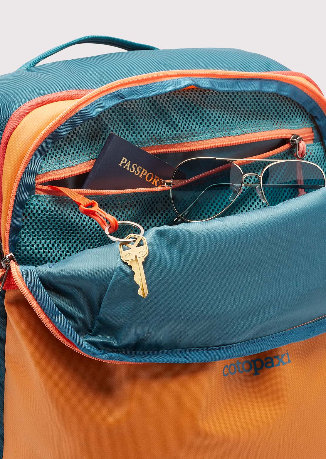 Cotopaxi Allpa 35L Travel Pack Tamarindo/Abyss