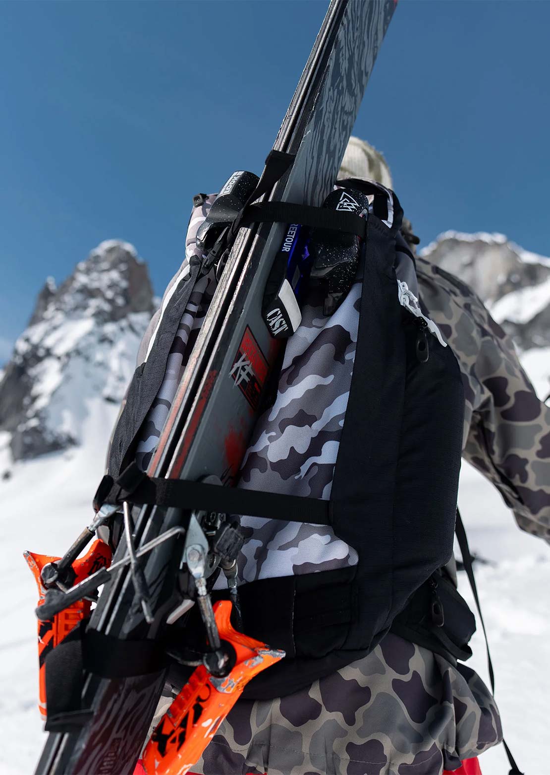 Dakine Men's Team Mission Pro Karl Fostvedt 25L Backpack Fostvedt Snow Camo