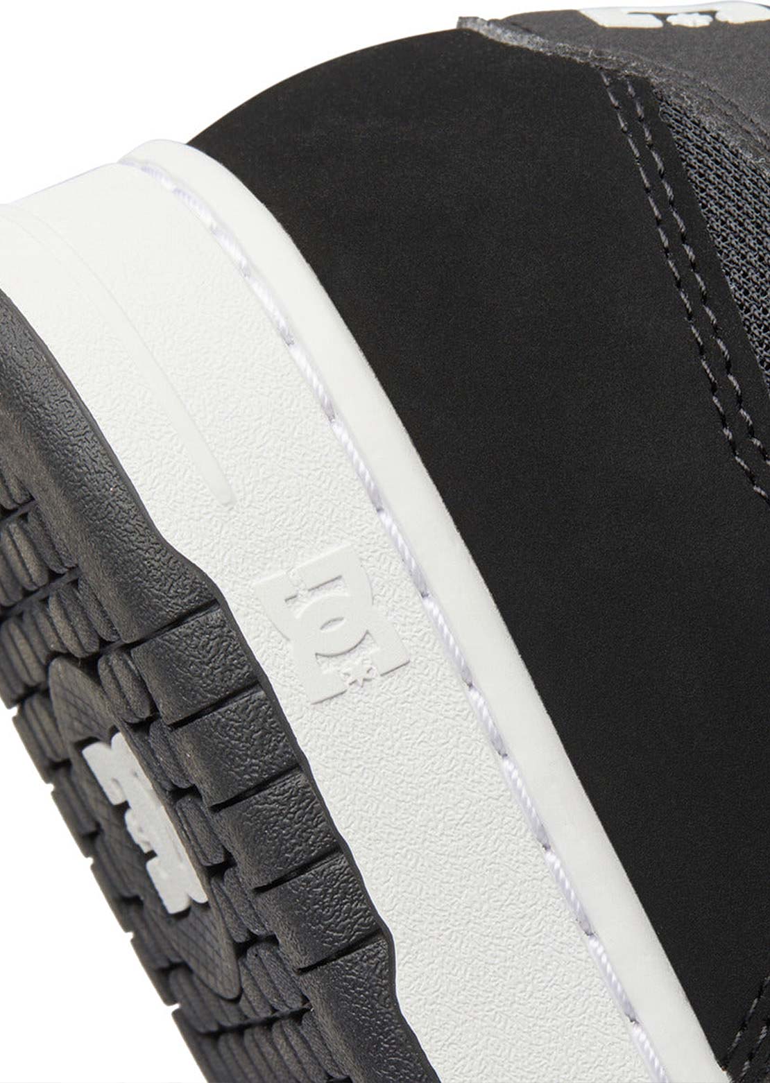 DC Men's Manteca 4 Skate Shoes Black/White