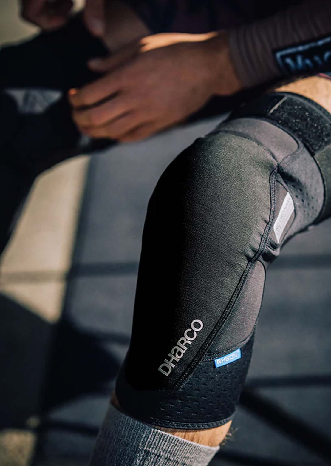DHaRCO Unisex DH Knee Pads