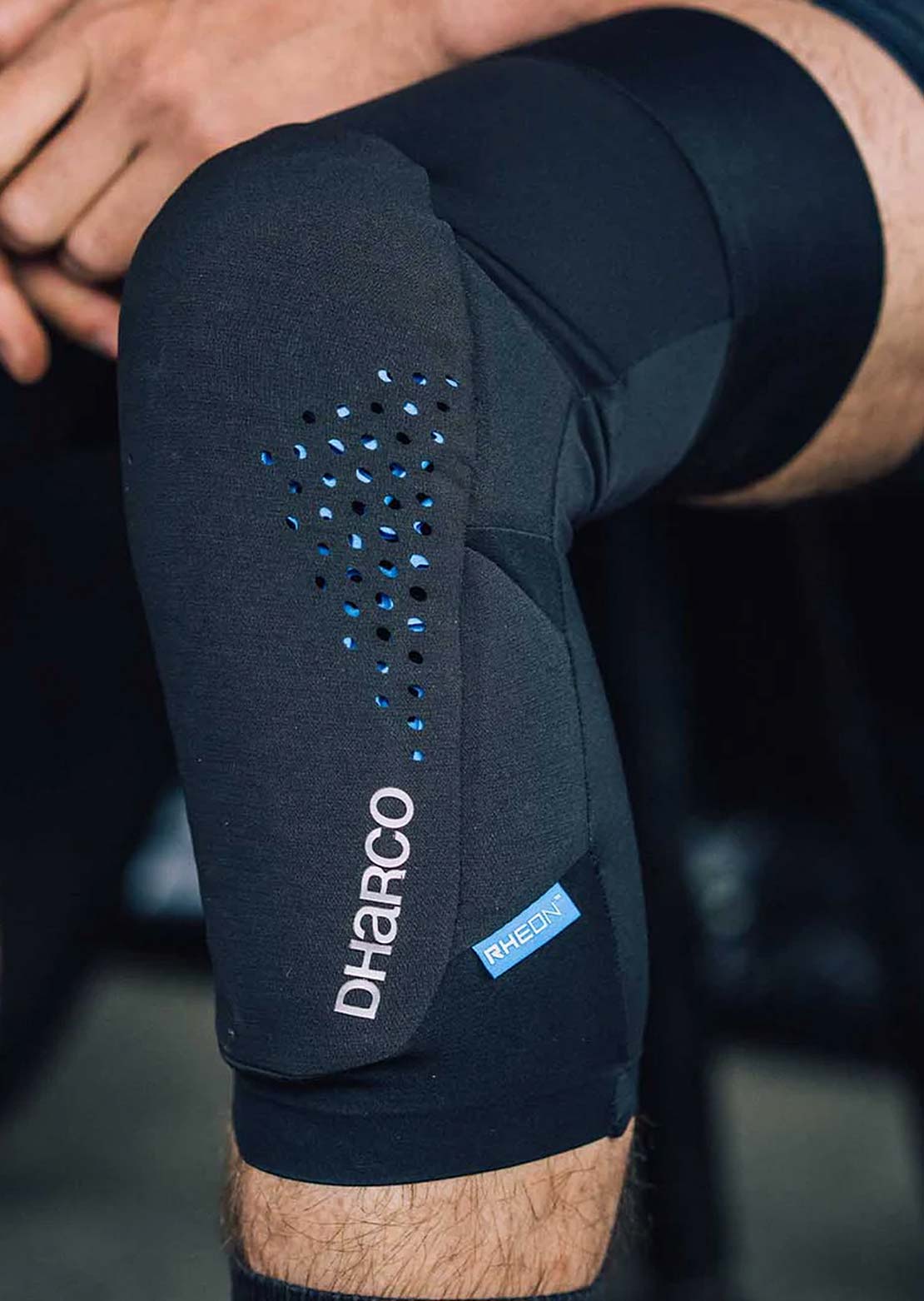 DHaRCO Unisex Gravity Knee Pads