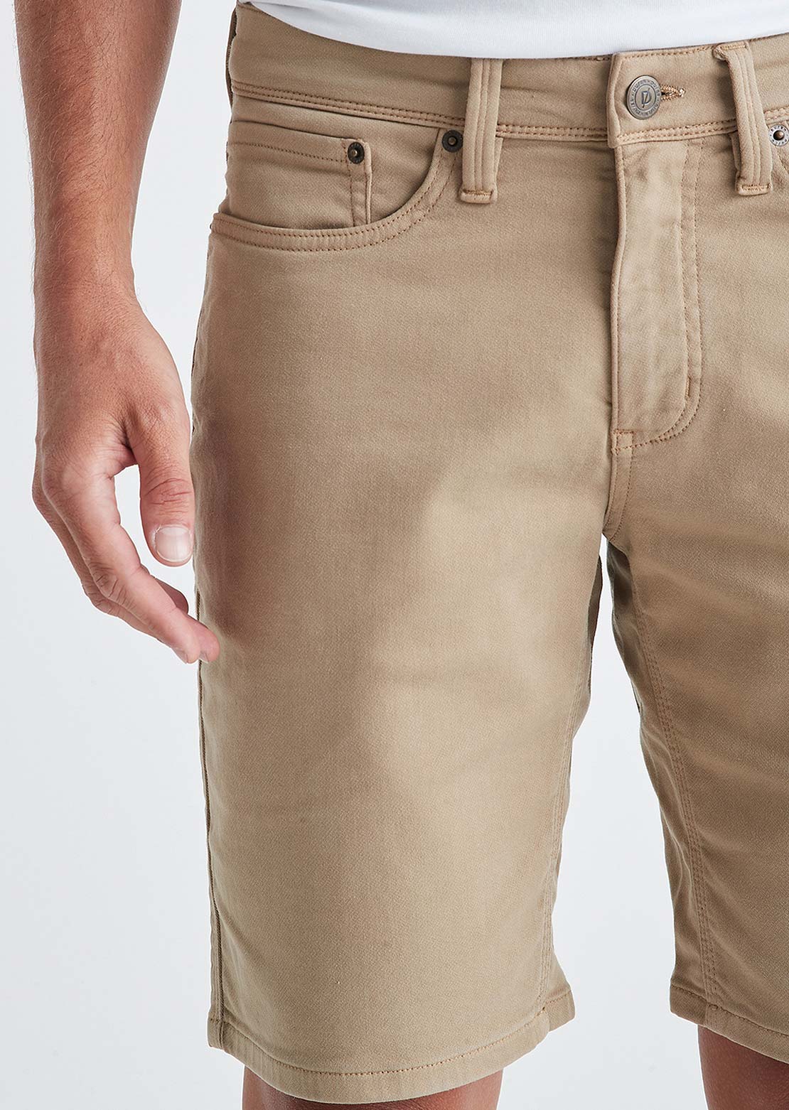 DUER Men's No Sweat Relaxed Shorts Desert Khaki