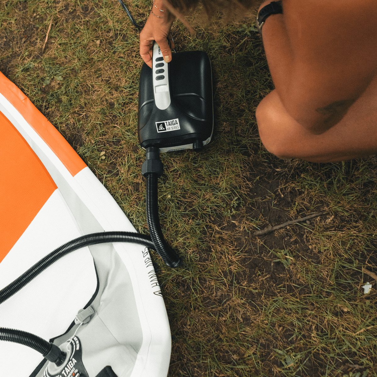 Taiga ELECTRIC PUMP FOR INFLATABLE PADDLE BOARD - 20 PSI (CAR PLUG)