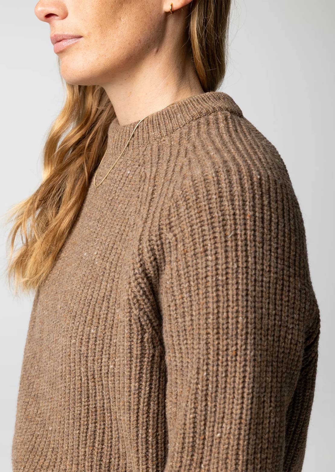 Finisterre Women's Mora Jumper Earth