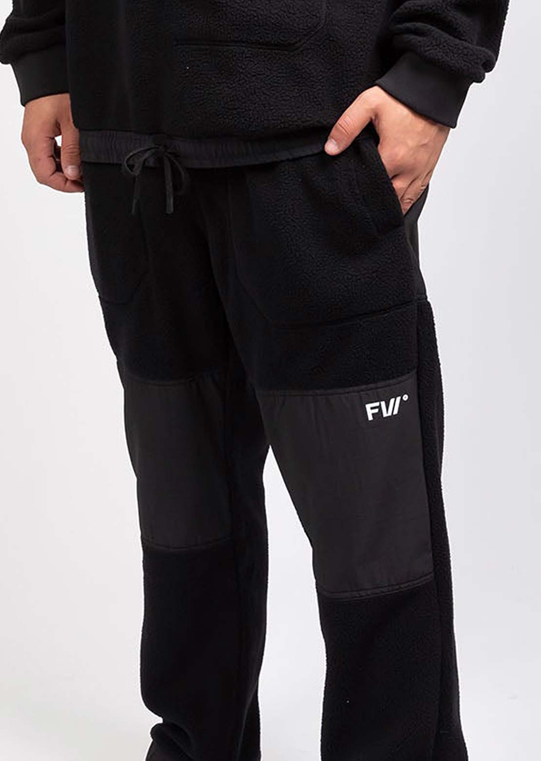 Forward Men&#39;s Root Sherpa Jogger Jet Black