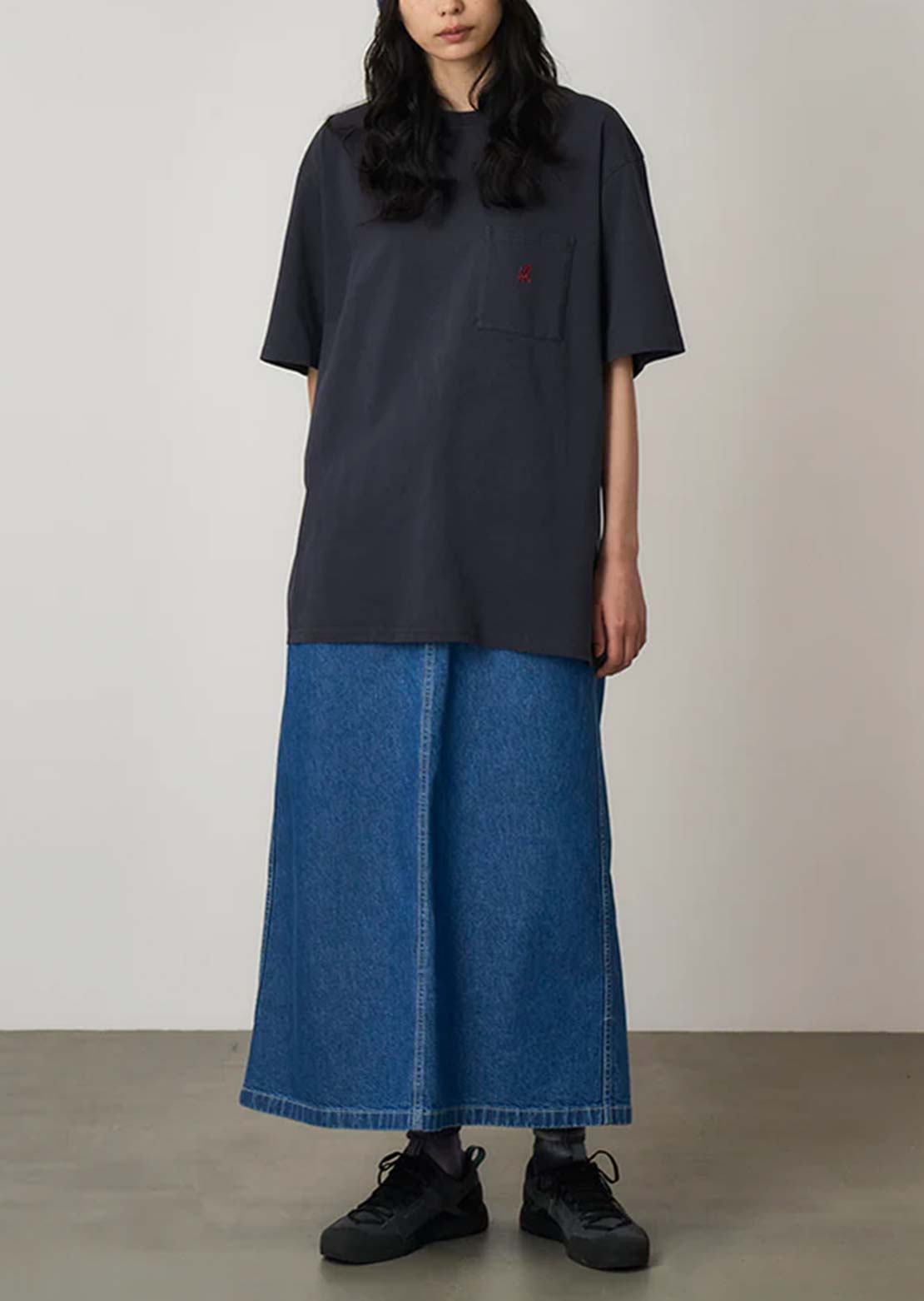 Gramicci Unisex One Point Pigment Dyed T-Shirt Navy Pigment