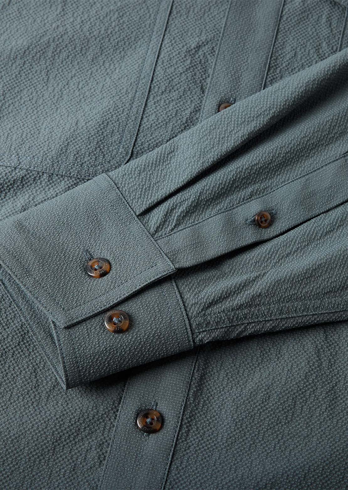 Hooké Men's Fly Fishing Button Up Shirt Dark Slate