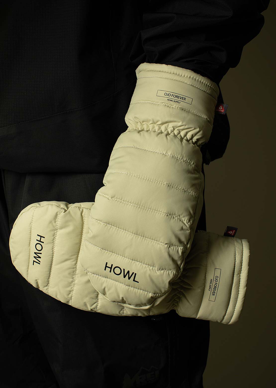HOWL Down Mitts Tech White