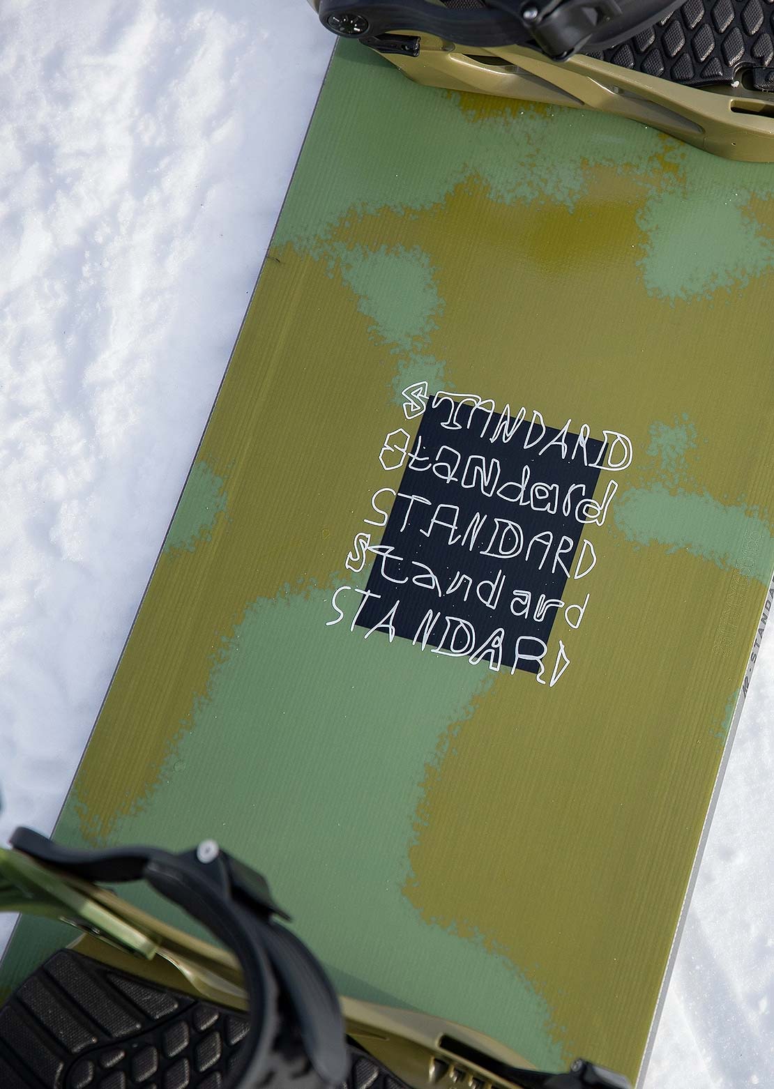 K2 Men&#39;s Standard Snowboard Green/Multi