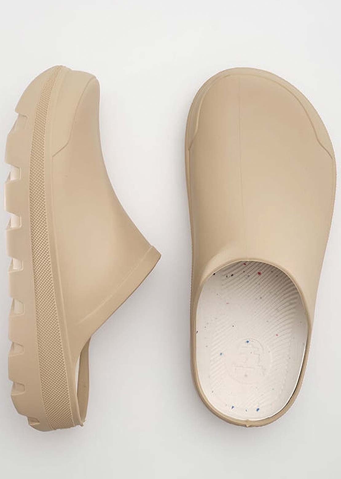 Kamik Unisex Nova Clogs Beige