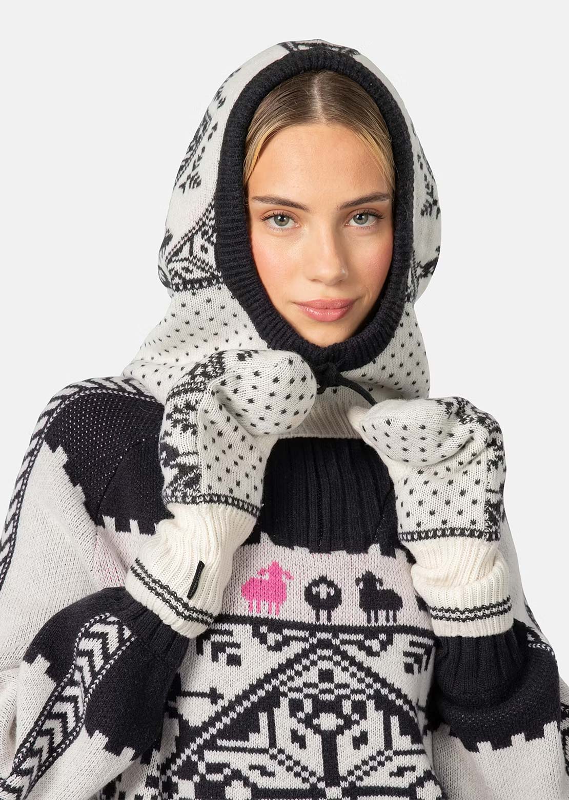 KARI TRAA Women's Saga Knit Balaclava Off White
