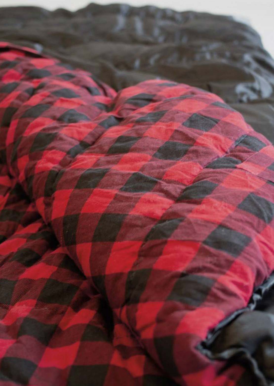 Kuma Outdoor Gear Athabasca Sleeping Bag Black/Red