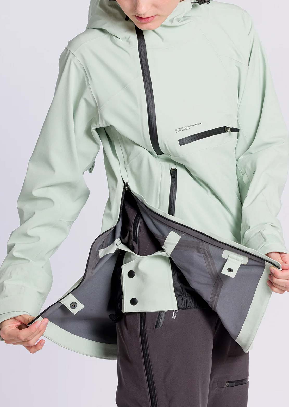L1 Women&#39;s Atlas Jacket Spray