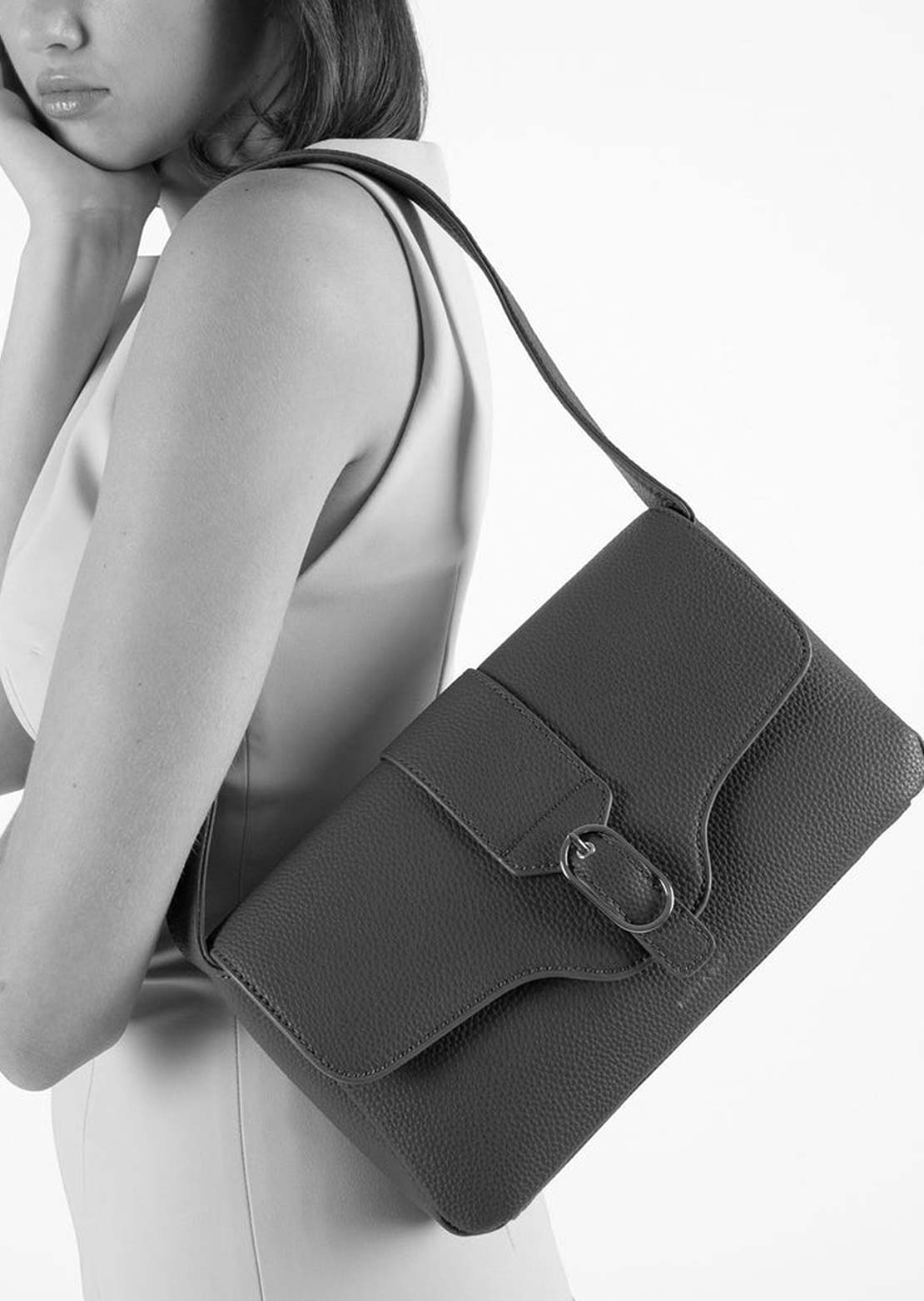 Matt & Nat Isabelle Grain Shoulder Bag Black