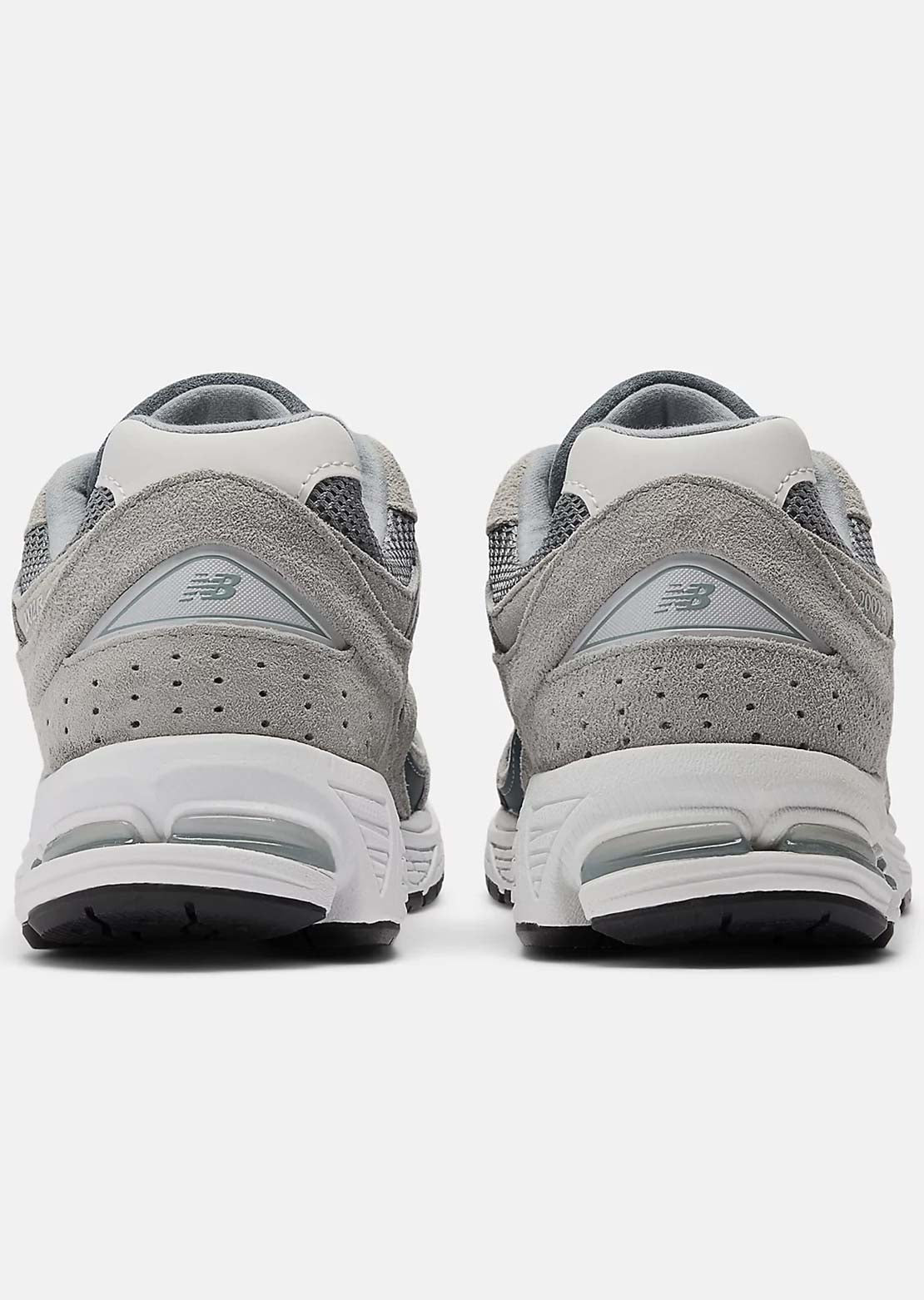 New Balance Men's 2002R Shoes Grey