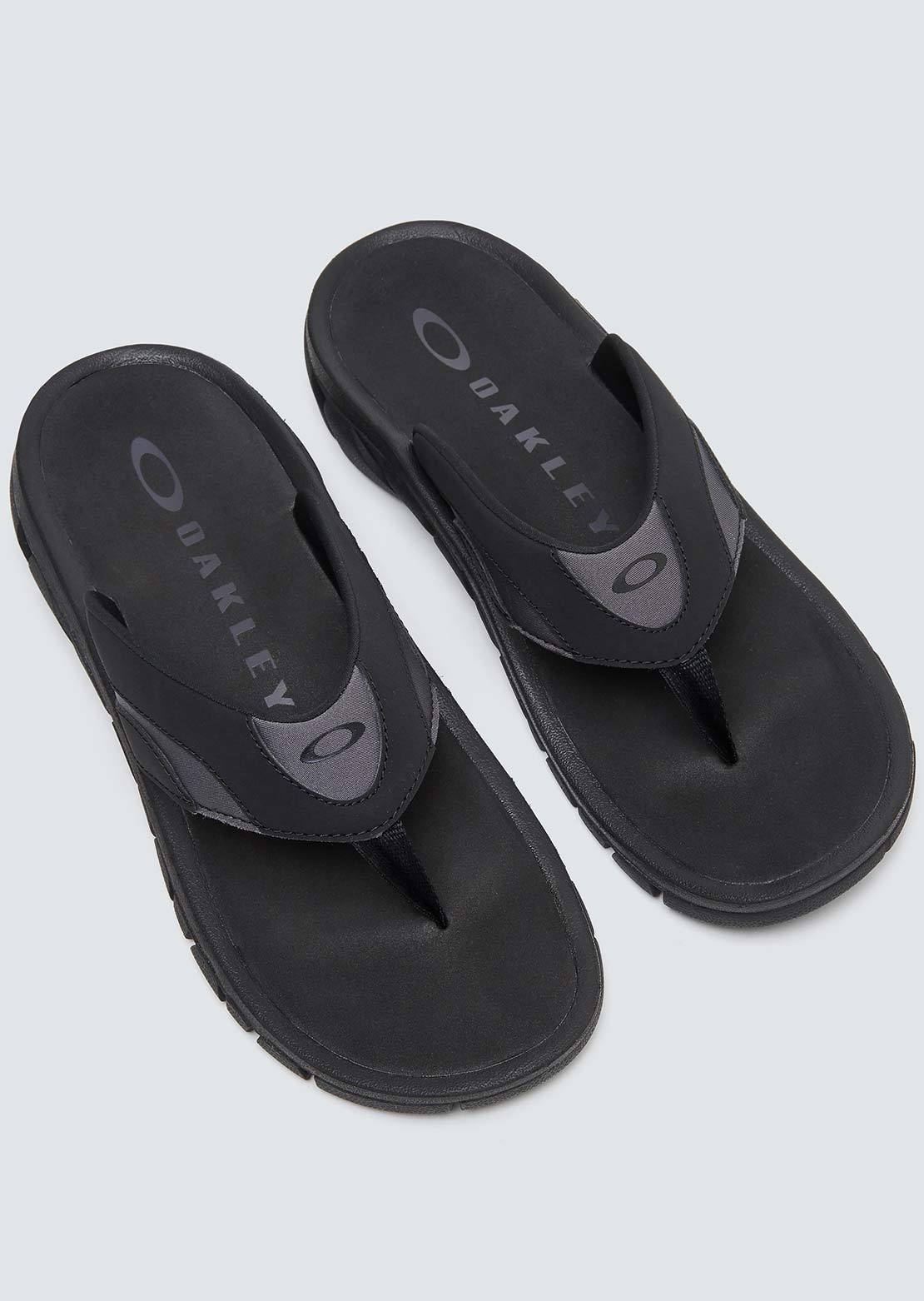 Oakley Men&#39;s O Coil Sandals Blackout