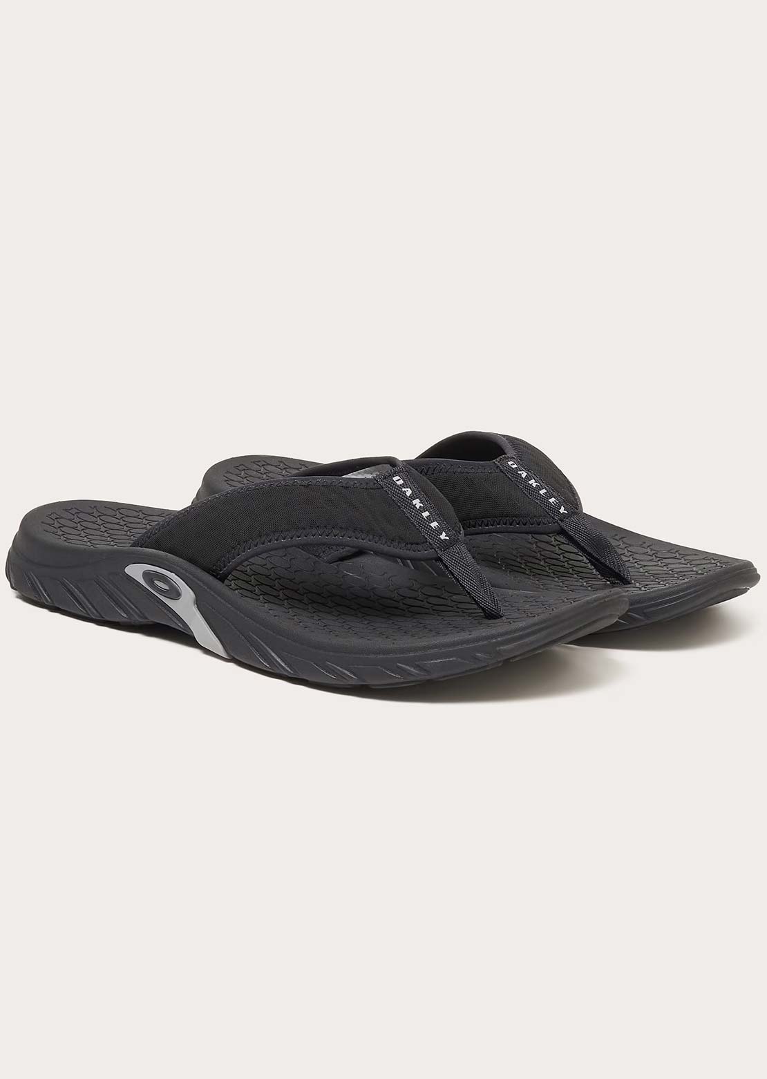 Oakley Men's Operative Flip Flop Sandals Blackout