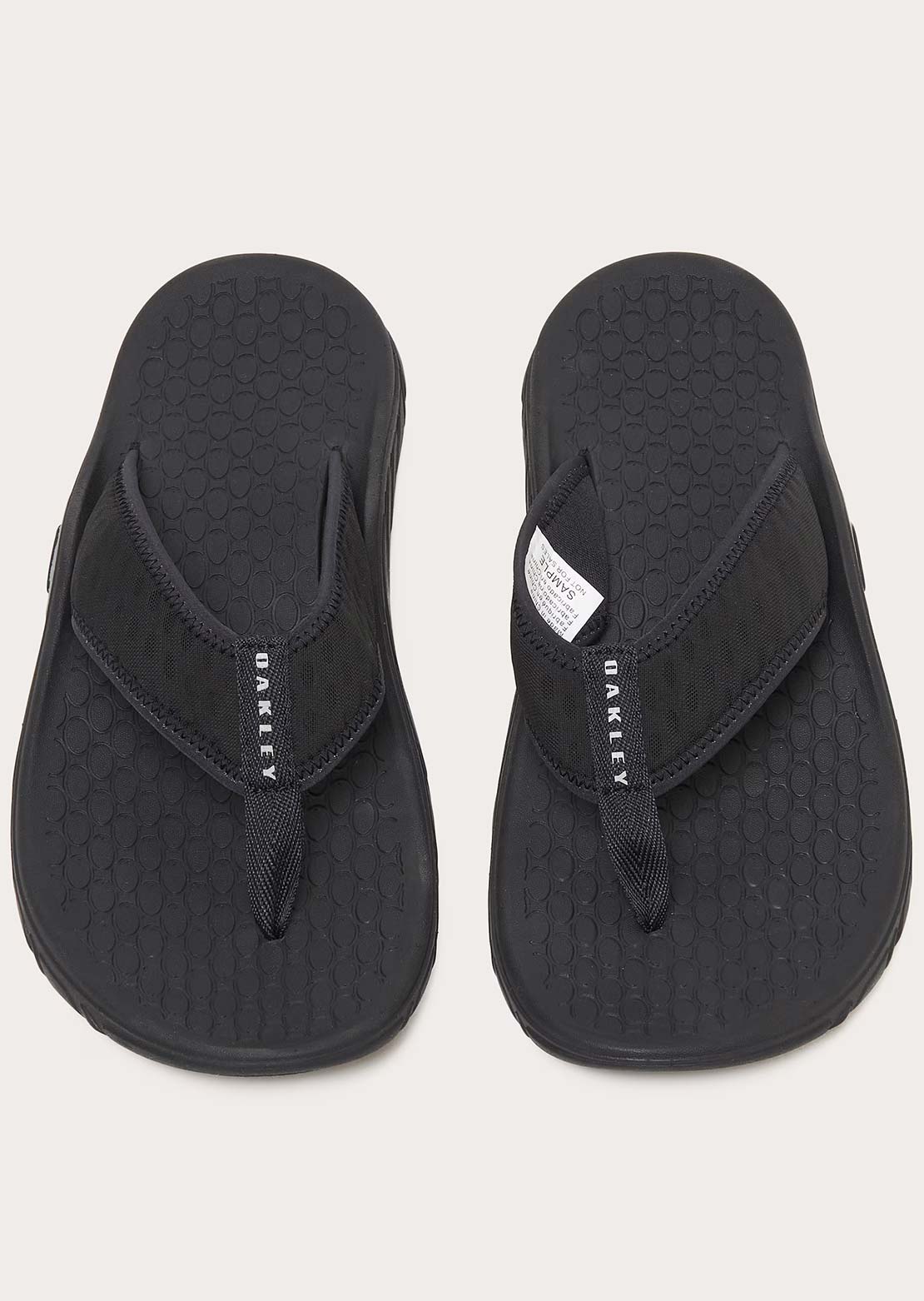 Oakley Men's Operative Flip Flop Sandals Blackout