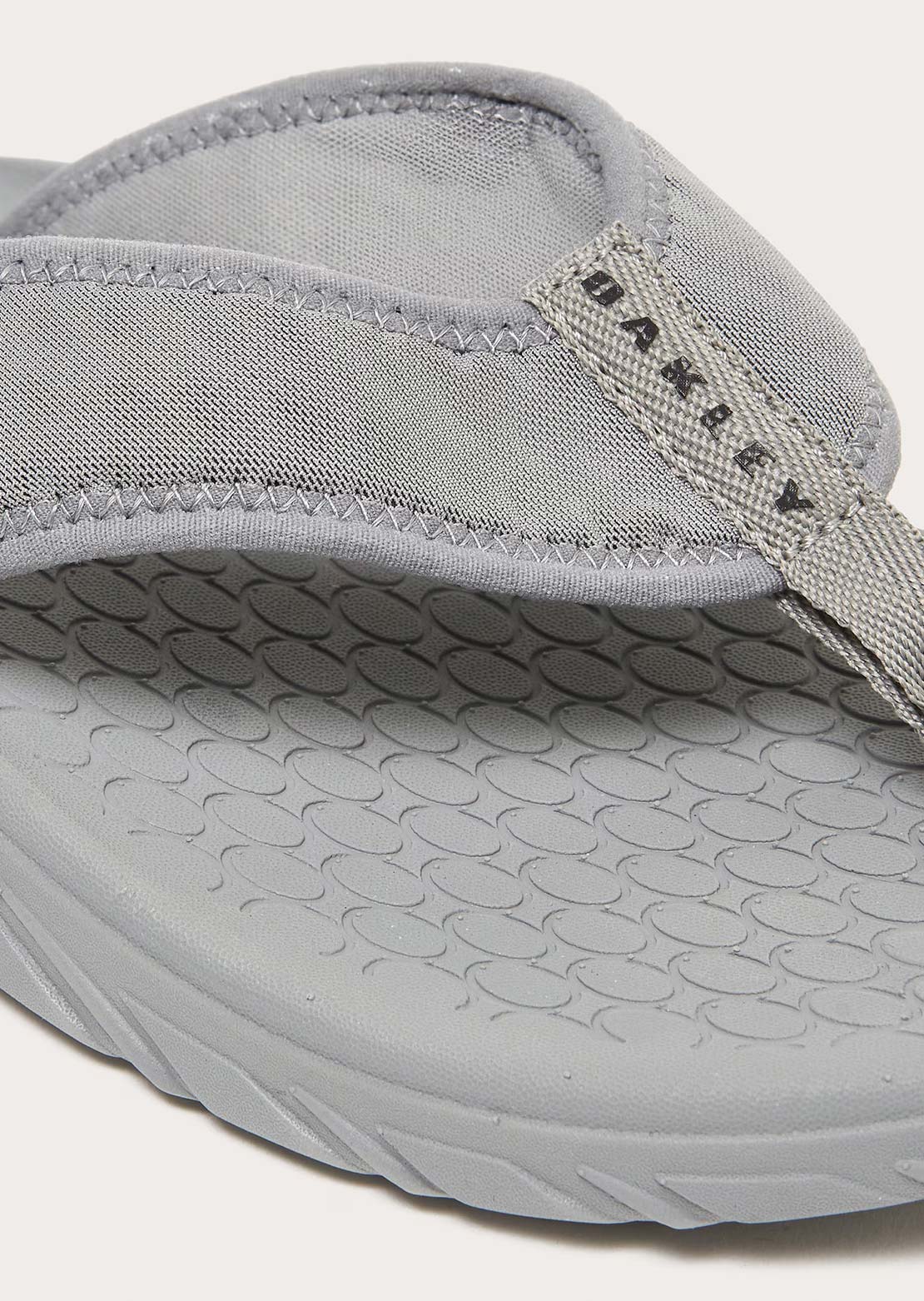 Oakley Men's Operative Flip Flop Sandals Cement