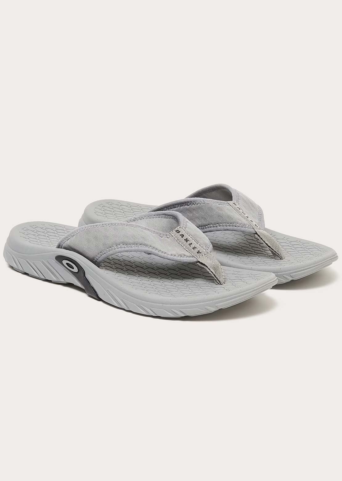 Oakley Men's Operative Flip Flop Sandals Cement